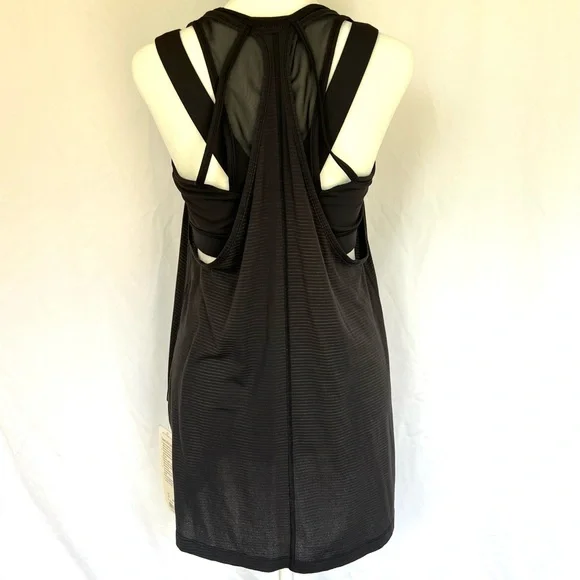 **SOLD***Lululemon Black Tough It Out Tank Sz 10 w/Attached Sports Bra - Picture 7 of 16
